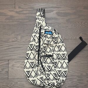 Kavu Black and White Geometric Crossbody Bag